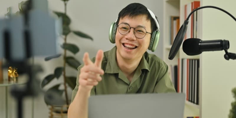 Lối bình luận vui vẻ hài hước