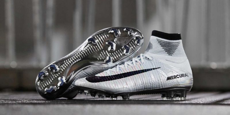 Nike là một trong những thương hiệu sản xuất giày đinh lớn nhất thế giới